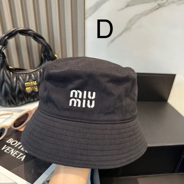 ⁦כובע של מיו מיו⁩ – תמונה ⁦5⁩