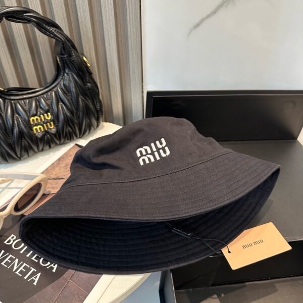 ⁦כובע של מיו מיו⁩ – תמונה ⁦9⁩