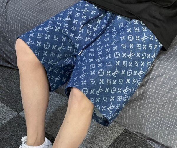 ⁦מכנסיים קצרים של לואי ויטון⁩ – תמונה ⁦4⁩