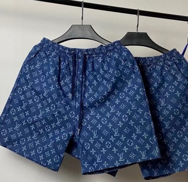 מכנסיים קצרים של לואי ויטון
