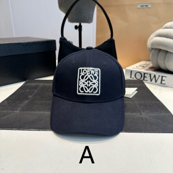 ⁦כובע מצחייה של לואבה⁩ – תמונה ⁦2⁩