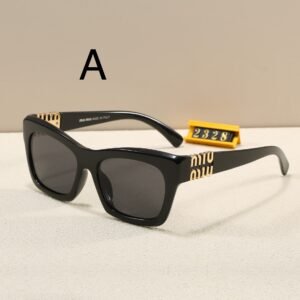 משקפי שמש של מיו מיו