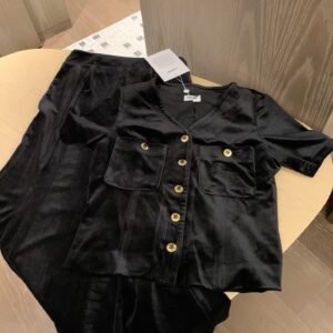 סט ג׳קט וחצאית קטיפה של שנאל