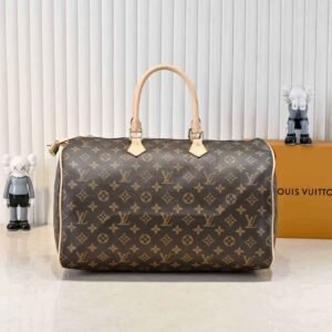 תיק של לואי ויטון מעור