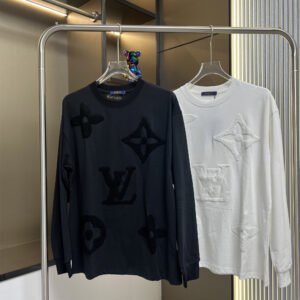 חולצה של לואי ויטון