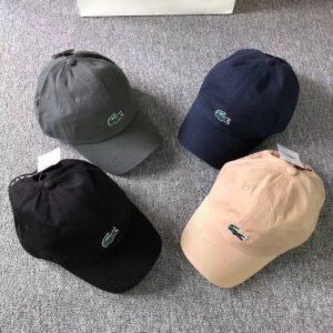 כובע מצחייה של לקוסט