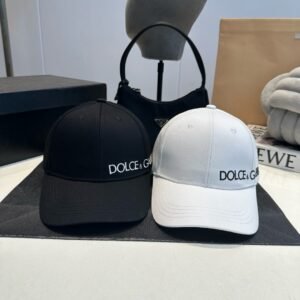 כובע מצחייה של דולצ׳ה וגבאנה