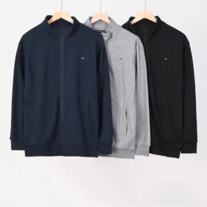 ג׳קט סוודר של טומי הילפיגר