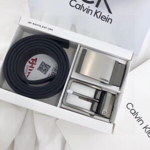 חגורה של קלווין קליין