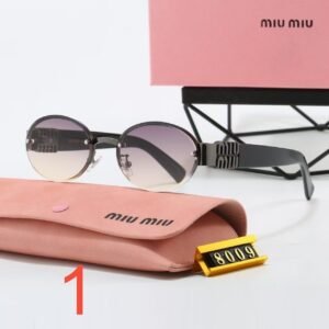 משקפי שמש של מיו מיו