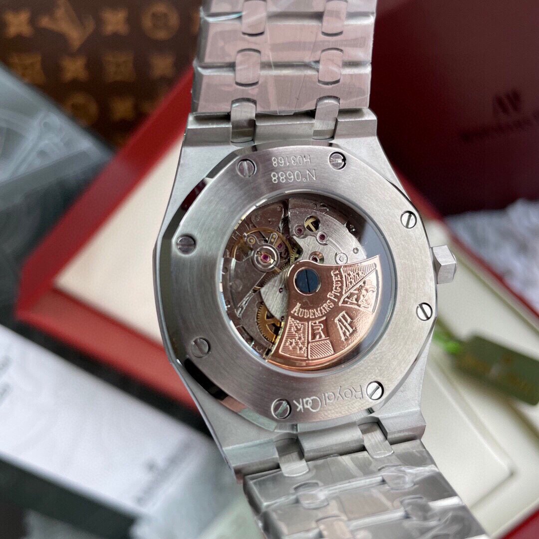 שעון של אודמר פיגה – תמונה 7