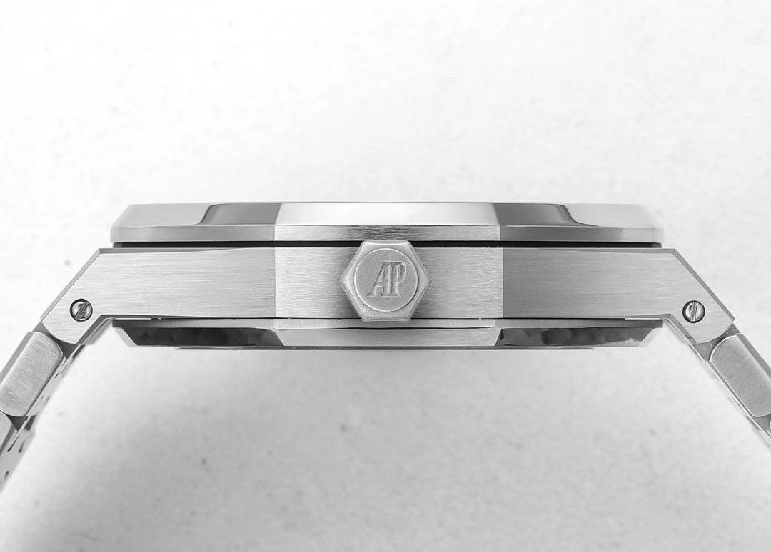 שעון של אודמר פיגה – תמונה 6