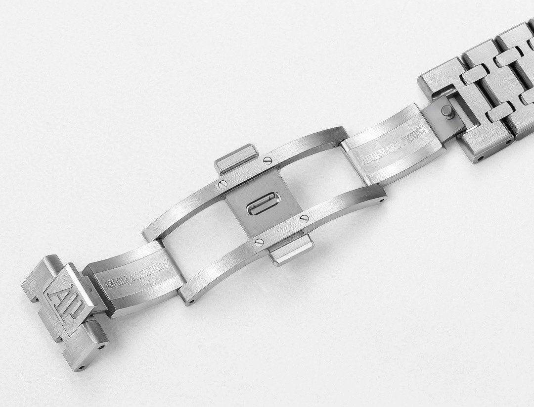 שעון של אודמר פיגה – תמונה 7