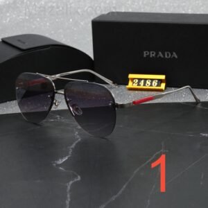 משקפי שמש של פראדה