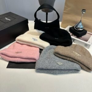 כובע גרב של פראדה