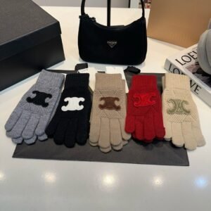 כפפות של סלין