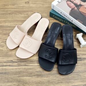 כפכפים עקב של כריסטיאן לובוטין