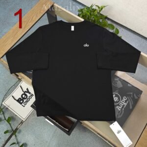 חולצה של אלו יוגה