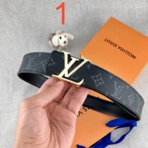 חגורה של לואי ויטון מעור