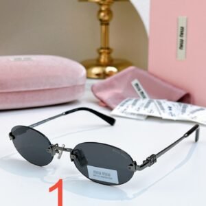 משקפי שמש של מיו מיו