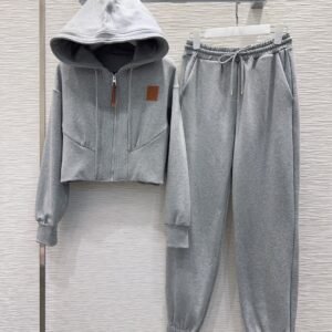 סט סוודר ומכנסיים טרניג של לואבה