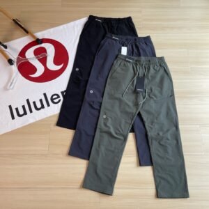 מכנסיים של לולו למון