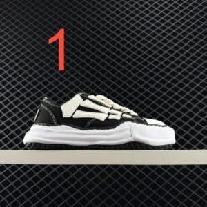 נעליים של מייסון מיארה בשיתוף אמירי