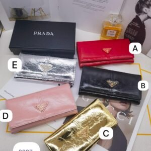 ארנק של פראדה מעור