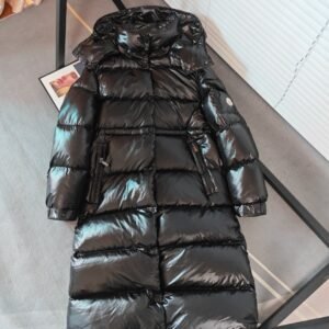 מעיל ארוך של מונקלר