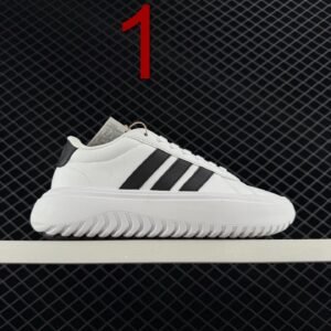 נעליים של אדידס גאנד קורט