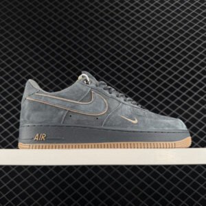 נעליים של נייק איר פורס