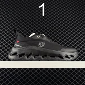 נעליים של און קלאוד בשיתוף לואבה