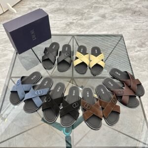 כפכפים של דיור