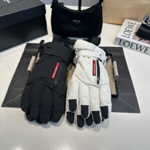 כפפות של פראדה