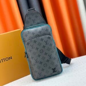 תיק של לואי ויטון מעור