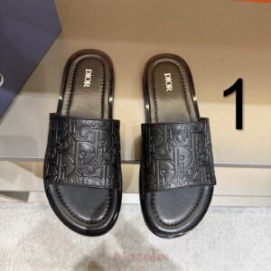 כפכפים של דיור מעור