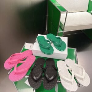 כפכפים של דיור