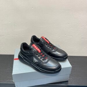 נעליים של פראדה מעור