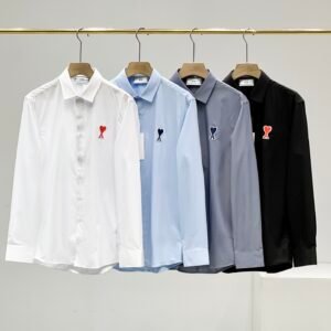 חולצה מכופתרת של אמי